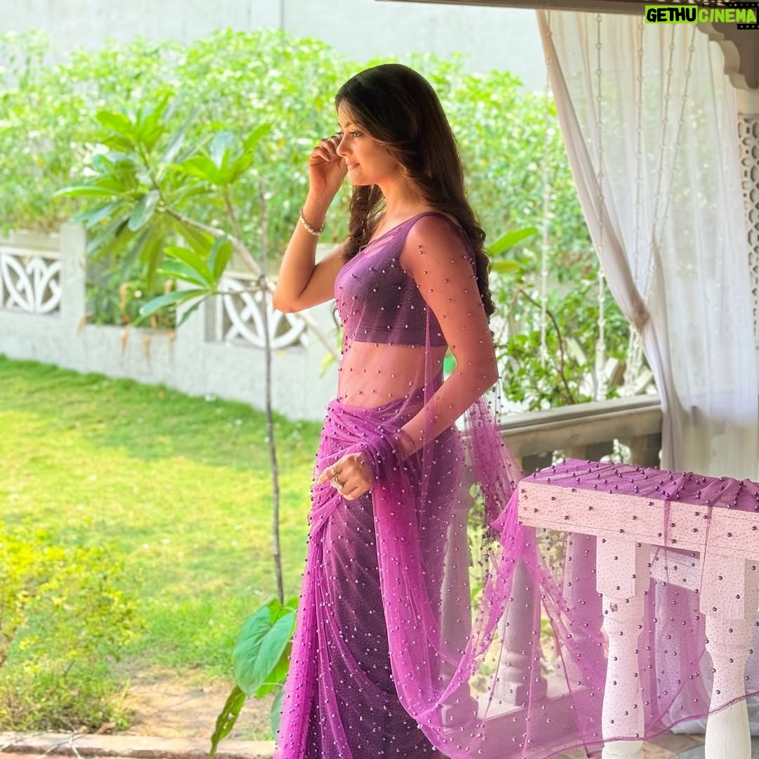 Rashmi Gupta - 19.8K Likes - Vibing with the song & my outfit 
.
.
#sareelove #indianwear #traditional #saree #rashmiguptaa09 #happy #beautiful #actor #tvshow #goodmorning