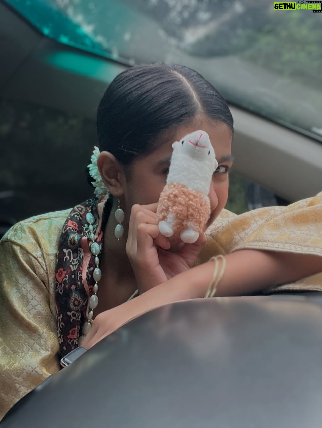 Rashmi Rai - 10.6K Likes - I told her to post pics on her Instagram page so that we can store them as memory but I thought 💭 why not my page.
Has my page become so big that I can’t share my daughter’s pic or it’s too professional that a pic like this will destroy the grid.
How much i have changed in last few years of being on Instagram. Yes I have always been private about my life and family from the beginning but lado she grew up in front of you she has always thought of you all as her insta family so changing one thing at a time and becoming the same Rashmi I was at the begining one who wanted to bring in change for women, be herself as true as possible and growing not with out you all my fam.. 

Enjoy the latest show in her school! 
Happy Ganesh Chaturthi hehe… waise ye navraska song hai!!

#daughter #mom #fitmom