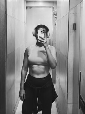 Rashmi Rai Instagram - 4 hashtag is funny 🤣 July abs!! 

#fitmom #fitnessmotivation #topfitnessinfluencer #funny #ullubanaya