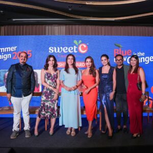 Rashmi Rai Instagram - Feeling honored to share the stage with the fabulous Malaika Arora!
Was an absolute blast discussing fitness and wellness, and sharing my own routine with an amazing audience. 🍏 Let’s prioritize healthy eating and self-care - a fresh fruit bowl is my go-to! 
Take it easy, don’t rush... and remember, blue is the new orange!

 #fitnessmotivation #wellness #healthyliving”