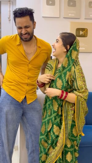 Rashmitha Poojary Instagram - Charging pr toh lagaya tha na fir bhi 😭😭
#reel #comedy #couplegoals #vjpawankirashmi #vjpawansingh #rashmithapoojary
@vjpawansingh08
@vjpawansingh