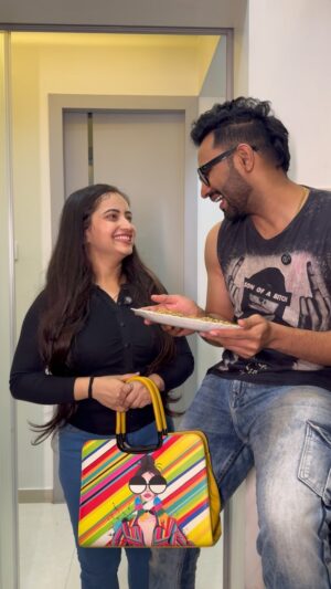 Rashmitha Poojary Instagram - Tag that Papa Ki Pari 😂
#reel #reelinstagram #comedy #couplegoals #vjpawankirashmi #vjpawansingh #rashmithapoojary
@vjpawansingh08
@vjpawansingh