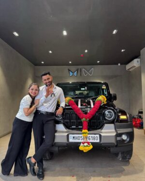 Rashmitha Poojary Instagram - Welcome to the family ❤️ (Thar Roxx ) ❤️
#couplegoals #vjpawankirashmi #vjpawansingh #rashmithapoojary #maanvishkiduniya #tharroxx #4x4 #mahindra #tharroxx4x4