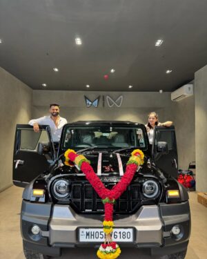 Rashmitha Poojary Instagram - Welcome to the family ❤️ (Thar Roxx ) ❤️
#couplegoals #vjpawankirashmi #vjpawansingh #rashmithapoojary #maanvishkiduniya #tharroxx #4x4 #mahindra #tharroxx4x4