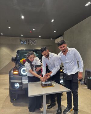 Rashmitha Poojary Instagram - Welcome to the family ❤️ (Thar Roxx ) ❤️
#couplegoals #vjpawankirashmi #vjpawansingh #rashmithapoojary #maanvishkiduniya #tharroxx #4x4 #mahindra #tharroxx4x4