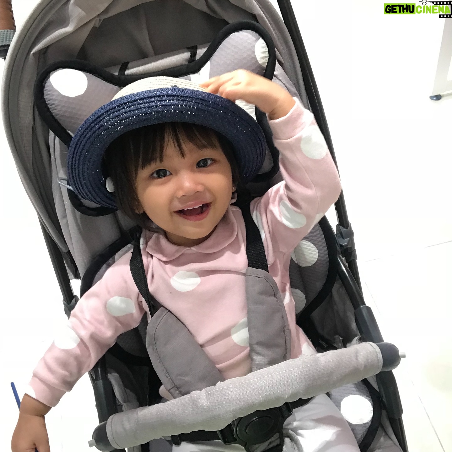 Raya Kohandi - 3 Likes - Time flies 🥲 selamat 8 tahun Aleshaku sayang 🤍