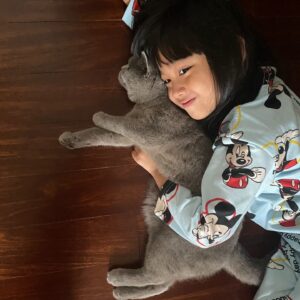Raya Kohandi Instagram - Time flies 🥲 selamat 8 tahun Aleshaku sayang 🤍