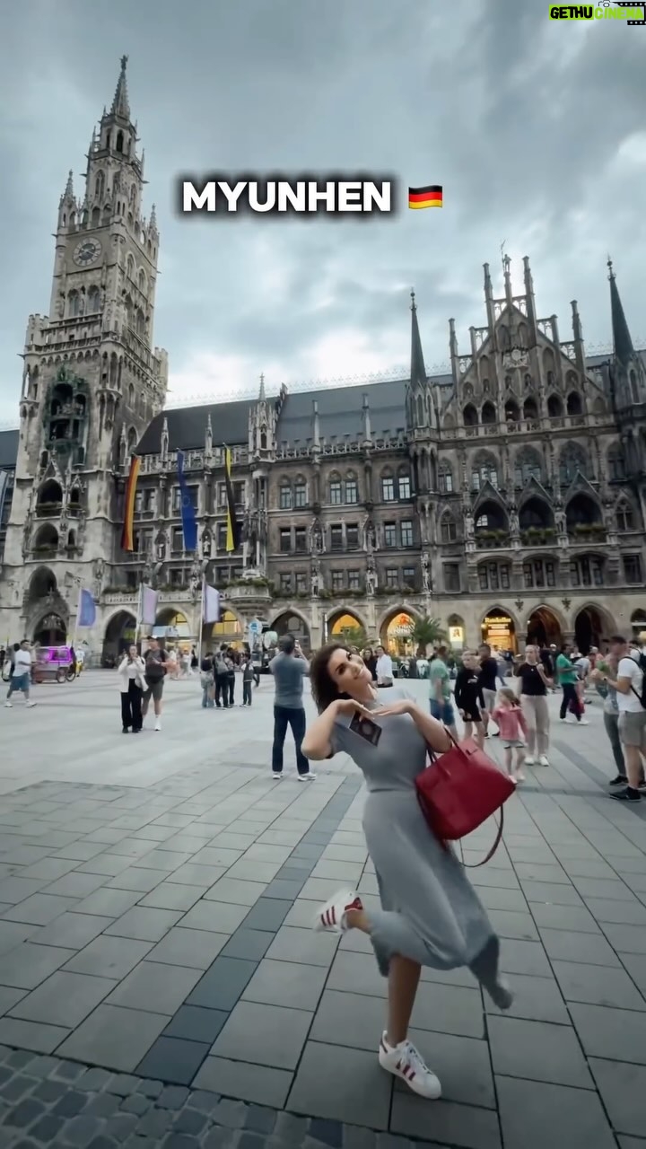 Rayhon - 52K Likes - Myunhen 🇩🇪 

Yevropa bo’ylab oilaviy  sayohatimiz Myunhendan start oldi😊 

Hali oldinda boshqa shaharlar va ko’plab sarguzashtlar bizni kutmoqda🤫🔥 

Sayohatni storislar orqali sizlarga yetkazib turibman😅 Sizlarga yoqvottimi ?

 Ko’proq storis , reelslar joylab turiymi ?