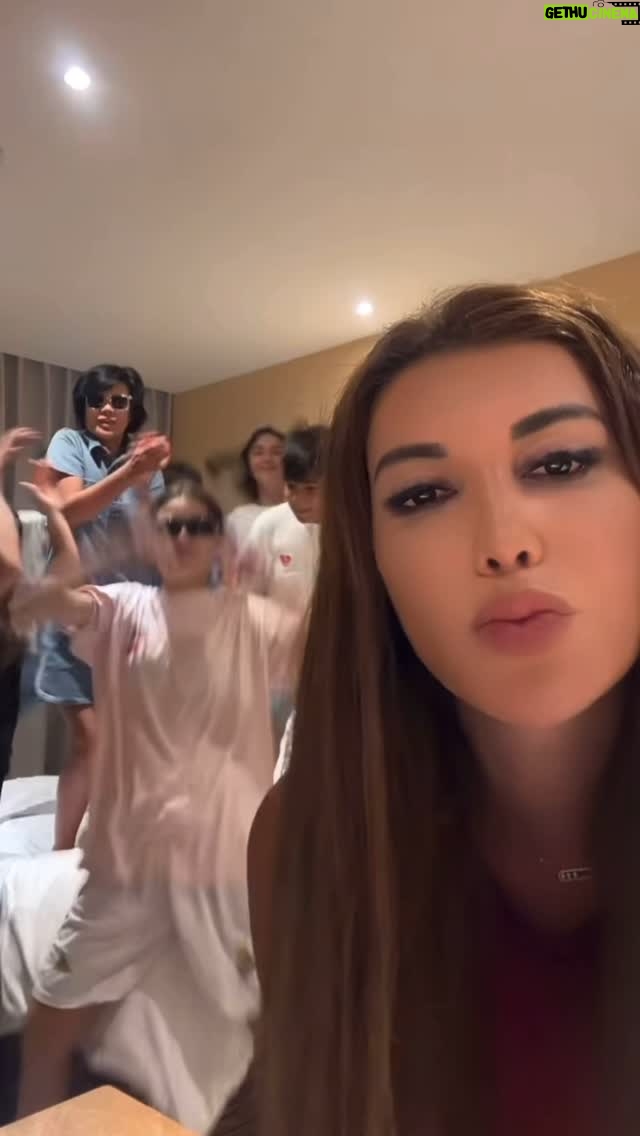 Rayhon - 37.6K Likes - Mana turmush o’rtog’imga kelgan sinovli kunlar ham ortda qoldi 😊 

Biz bundan juda xursandmiz va shu kayfiyatda video tayyorladik 😊 

Hammangizga baxt omad va eng ezgu tilaklarimni tilab qolaman ❤️
@fara_alimov @nilufarsotiboldieva