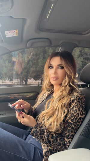 Rayhon Instagram - 🤣 

iPhone ishlatadiganlar bu vaziyatni yaxshiroq tushunadi😂 

Sizlarda ham do’stlar bilan shunaqa holat bo’lib turadimi ? 

Videoda do’stingizni belgilab unga bu videoni yuborib qo’ying 😅✈️