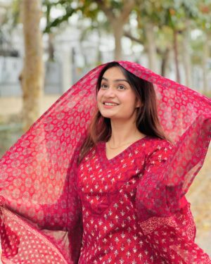Razika Instagram - Assalamualaikum ♥️✨ Roze kaise ja rahe hai sabke ?
.
.
#its_razika #ramzanmubarak #eid