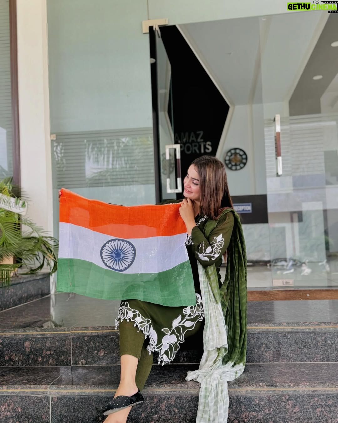 Razika - 224.9K Likes - Proud to be an Indian 🇮🇳🤍
.
.
#happyindependenceday #15thaugust #its_razika #indian