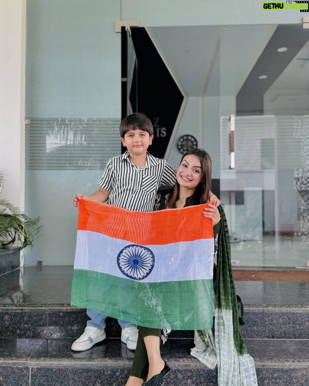 Razika - 224.9K Likes - Proud to be an Indian 🇮🇳🤍
.
.
#happyindependenceday #15thaugust #its_razika #indian