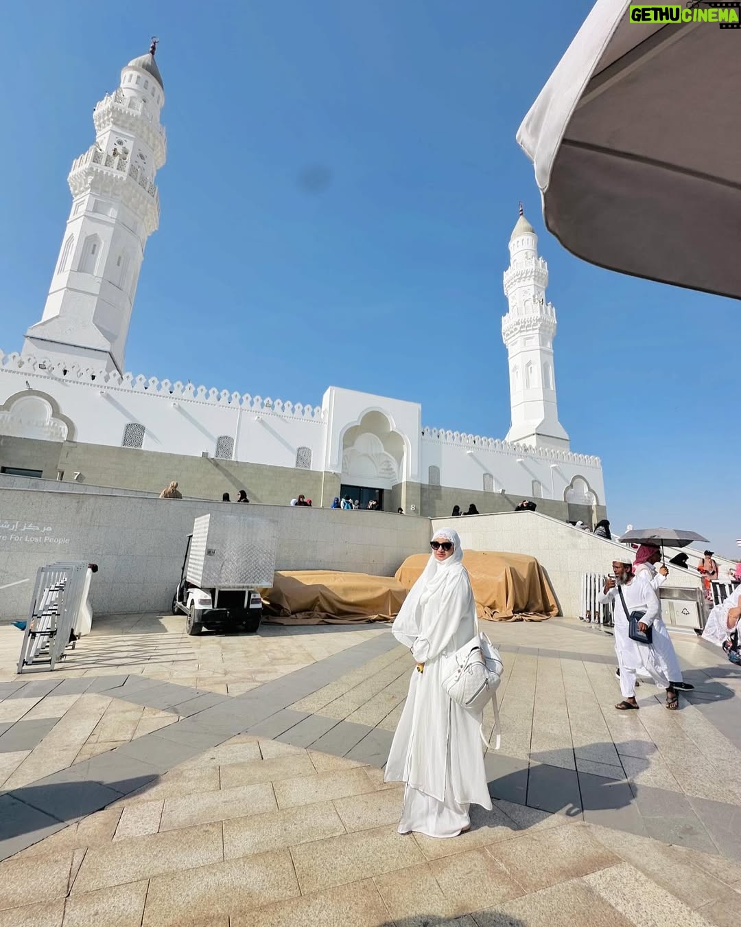 Razika - 1.1 Million Likes - Assalamualaikum Ya Rasool Allah 🤍💚🤲
.
.
.
#its_razika #madina #muhammadﷺ  #umrah
