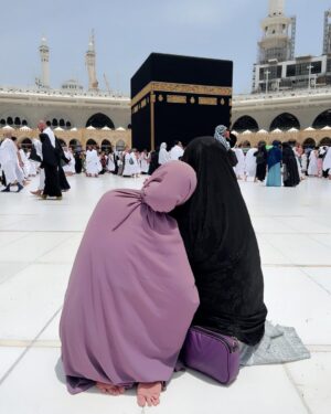 Razika Instagram - shukr alhumdulillah ya rab🕋🥺🤲
.
.
#umrah #its_razika #mecca #abaanakhtar