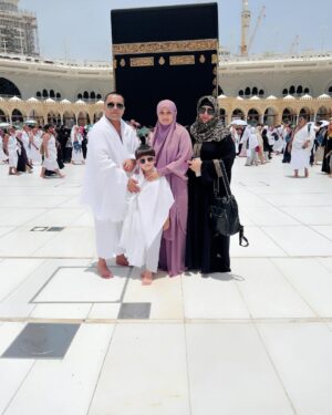 Razika Instagram - shukr alhumdulillah ya rab🕋🥺🤲
.
.
#umrah #its_razika #mecca #abaanakhtar