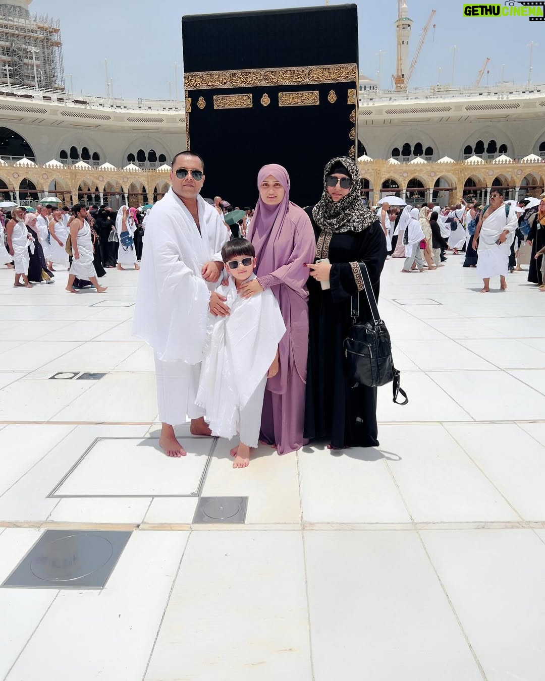 Razika - 266.4K Likes - shukr alhumdulillah ya rab🕋🥺🤲 
.
.
#umrah #its_razika #mecca #abaanakhtar