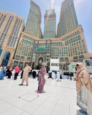 Razika Instagram - shukr alhumdulillah ya rab🕋🥺🤲
.
.
#umrah #its_razika #mecca #abaanakhtar