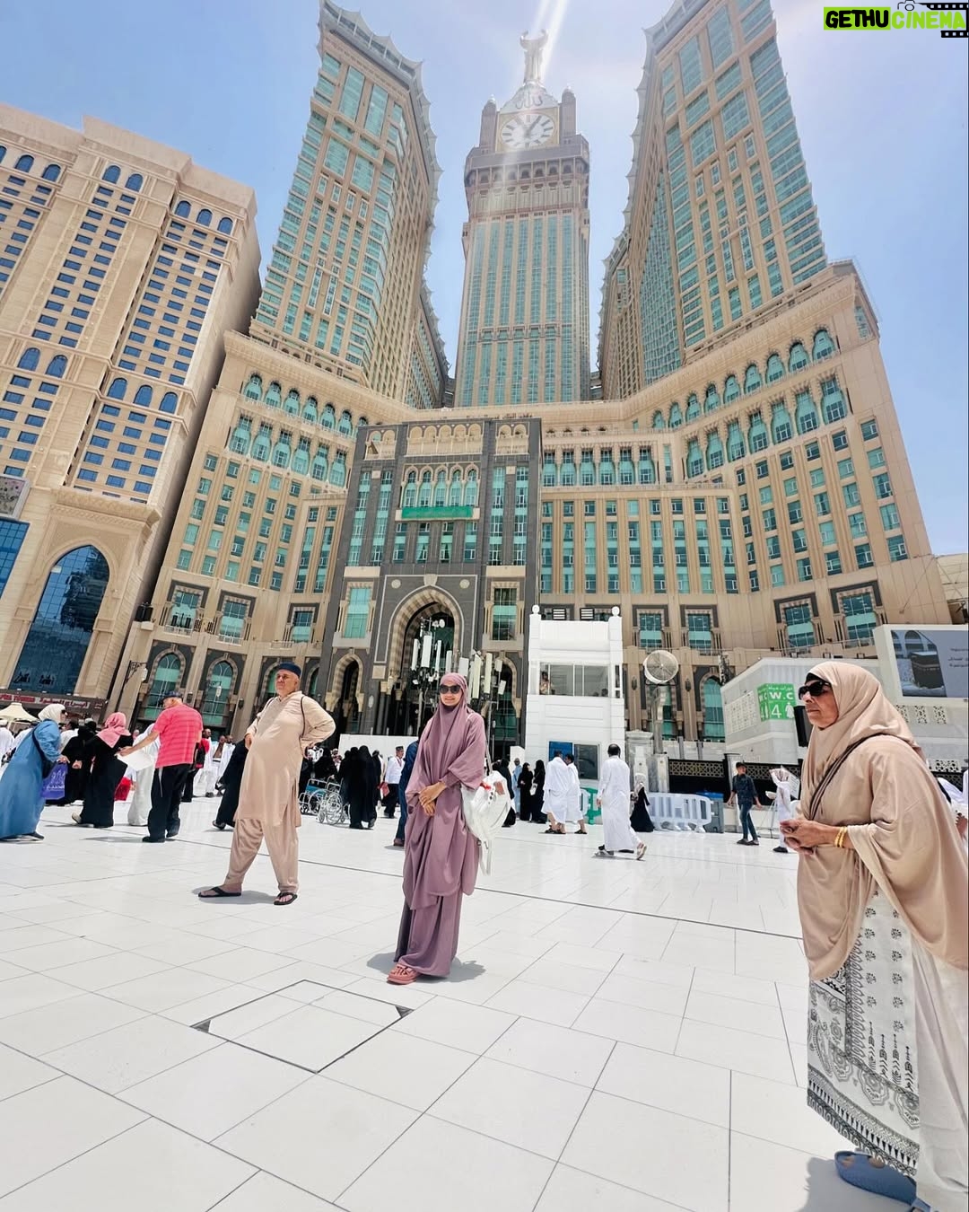 Razika - 266.4K Likes - shukr alhumdulillah ya rab🕋🥺🤲 
.
.
#umrah #its_razika #mecca #abaanakhtar