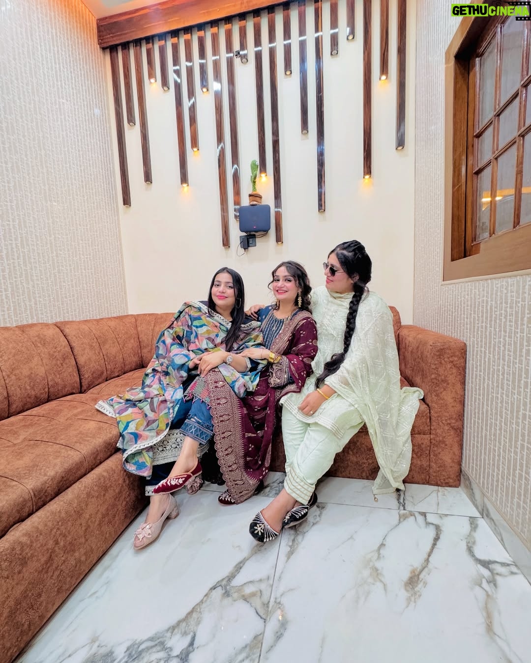 Razika - 159.7K Likes - 🤍✨آپ کو بھی عید مبارک
.
.
#its_razika #eidmubarak #abaanakhtar