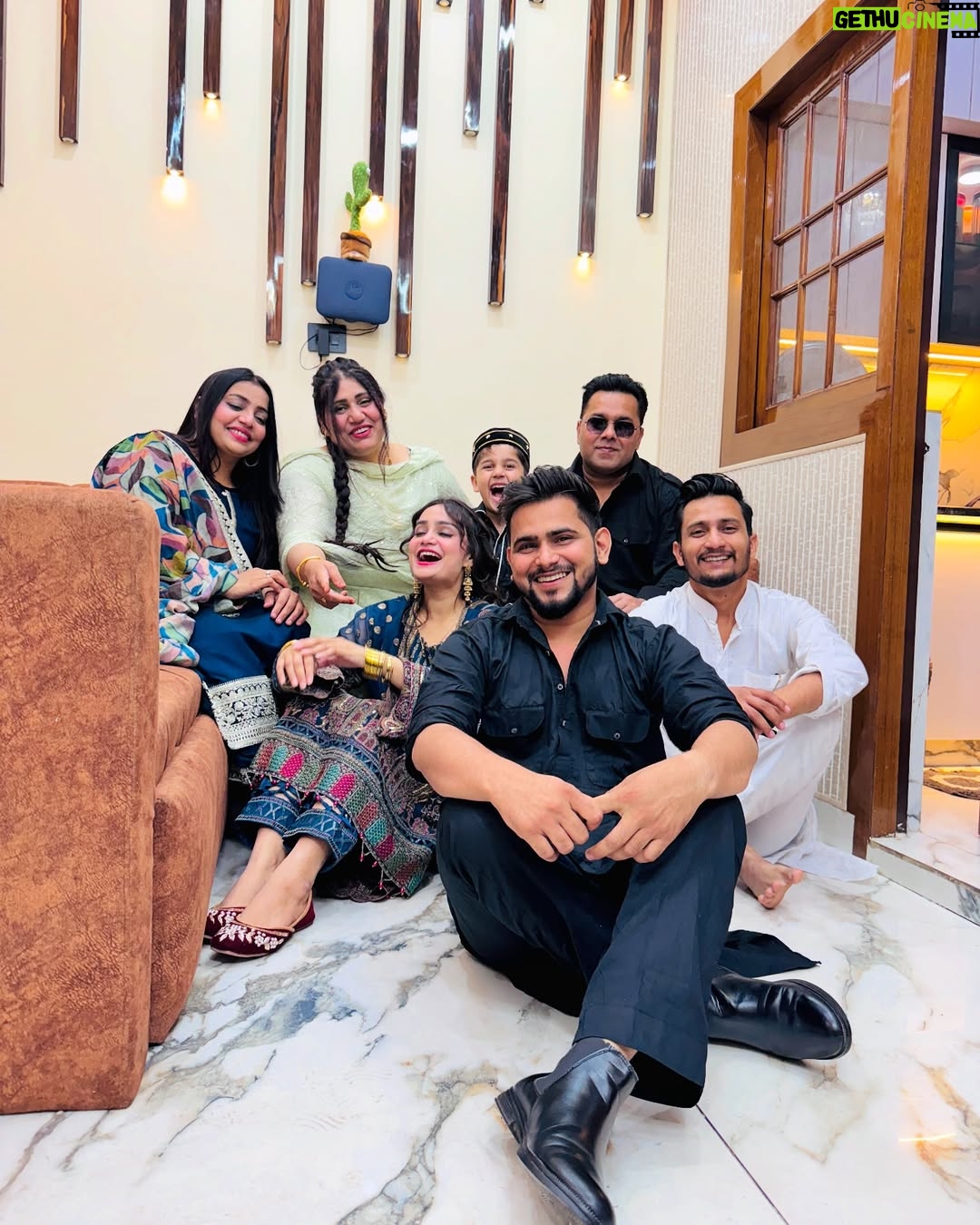 Razika - 159.7K Likes - 🤍✨آپ کو بھی عید مبارک
.
.
#its_razika #eidmubarak #abaanakhtar