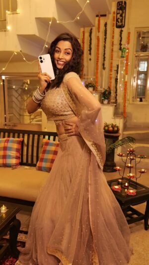 Reecha Sinha Instagram - Har pal ko banaiye forever Diwali-perfect⦠with OPPO Reno14!
⨠Diwali shines brighter when celebrated with family! āØ
And to make this festive season even more special, OPPO brings you exclusive Diwali offers ā Pay Zero, Worry Zero and get a chance to win prizes worth ā¹10 Lakhs! šŖšø
@oppoindia #OPPOIndia #PayZeroWorryZero #OPPOIndiaFestiveOffers #ShineBrighter #TumJagmagao