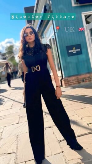 Reecha Sinha Instagram - When the shopping streets at Bicester Village turns into your personal runway š«£š¤Ŗš š¬š§
#BicesterVillage #LondonStyle #UKFashion #StreetStyle #LuxuryOutlet #StyleOnTheStreets #OOTDReel #ReelItFeelIt #InstaReel #VibeCheck #ReelFashion #ExploreWithMe #StyleDiaries #ReechaSinha