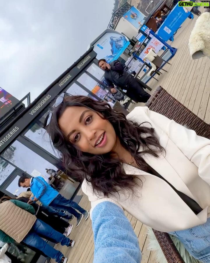 Reecha Sinha - 11.5K Likes - Day 1 in Almaty was like a dream!
Morning ki shuruaat hui Shymbulak Ski Resort se – snow-covered mountains, gondola rides and views jo literally postcard jaise lag rahe the! Winters mein skiing, summers mein hiking – yeh place har season mein stunning hai.
Then we headed to Kok Tobe – panoramic city view, aur variety of attractions and entertainment!  We found this quirky art spot where everything was sticking ulta! What a creative idea!
It’s a hilltop amusement zone with killer views of the entire city.

Big shoutout to Panda Travel @pandatravel_kz for planning everything! itna smooth – comfy private travel, friendly guide, aur sabse important – humein local food spots bhi explore karwaye!
Trip bas start hua hai, wait for more! 

#travel #travelgram #vacation #explore #shymbulak #koktobe #almaty #pandatravel #kazakhstantravel #visitkazakhstan #localcuisine #travelreels #instareels #indiansabroad #indianwanderer #explorepage✨