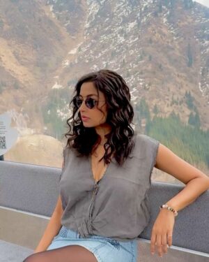 Reecha Sinha Instagram - Day 1 in Almaty was like a dream!
Morning ki shuruaat hui Shymbulak Ski Resort se ā snow-covered mountains, gondola rides and views jo literally postcard jaise lag rahe the! Winters mein skiing, summers mein hiking ā yeh place har season mein stunning hai.
Then we headed to Kok Tobe ā panoramic city view, aur variety of attractions and entertainment! We found this quirky art spot where everything was sticking ulta! What a creative idea!
Itās a hilltop amusement zone with killer views of the entire city.
Big shoutout to Panda Travel @pandatravel_kz for planning everything! itna smooth ā comfy private travel, friendly guide, aur sabse important ā humein local food spots bhi explore karwaye!
Trip bas start hua hai, wait for more!
#travel #travelgram #vacation #explore #shymbulak #koktobe #almaty #pandatravel #kazakhstantravel #visitkazakhstan #localcuisine #travelreels #instareels #indiansabroad #indianwanderer #explorepageāØ