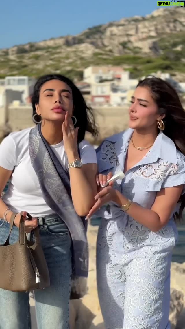 Reem Alnajem - 1.1K Likes - اذا بغينا طالعه
ما نطلع من دون حماية 
@bioderma.saudi 
#حماية_من_أشعة_الشمس 
#واقي_شمس 
#واقي_شمس_طبي #اجواء_صيف
#bioderma