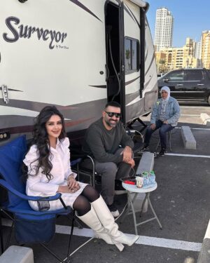 Reem Alnajem Instagram - مسلسل #للمعاريس_فقط في رمضان
يوميا على قناة #روتانا_خليجية @khalejiatv
و على قناة #الشرقية_من_كلباء @sharqiyakalbatv
و على تطبيق #شاهد @shahid.vod
انتاج @beeproductionskw
اشراف عام #فؤاد_علي @fuad_3ali
تأليف #علياء_الكاظمي @alyaa_story
إخراج #هيا_عبدالسلام #لولوة_عبدالسلام
@haya_abdul_salam
@lulwah_abdulsalam @basharnoo @reem_erhama