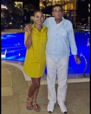 Reem El Baroudy Instagram - اللهم اني لا اسالك رد القضاء ولكني اسالك دائما اللطف فيه 
توفي الي رحمه الله والدي المهندس 
مجدي مدحت عزت  البارودي 
 ١١ يناير ٢٠٢٣ اول مره اكتب وأقدر من سنه
  عدت سنه شفت فيها اسواء قلوب البشر  اتالمت وتعلمت 
ومازلت بتألم علي فراقه 
منذ تاريخ وفاته كان ذلك تاريخ وفاه قلبي لازلت أتذكر 
تلك الرجفه اللي هزت قلبي حين علمت بوفاته 
سيظل عزائي بك عمرا حتي نلتقي ياوالدي .
اسألكم الفاتحه والدعاء لوالدي ولكل من رحل عنا