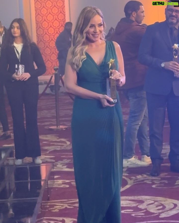 Reem El Baroudy - 166.6K Likes - شكرا ملتقي التميز والإبداع العربي
 علي جائزة الإبداع عن مسلسل حد فاصل 
حكايه بنات السباعي الاعلي مشاهده علي  منصه چوي @jawwytv