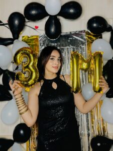 Reena Khan Most Liked Photos and Posts