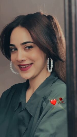 Reena Khan Instagram -