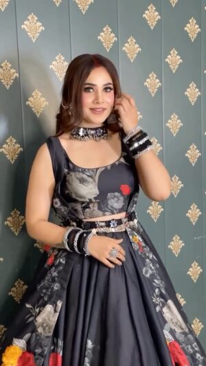 Reena Khan Instagram -