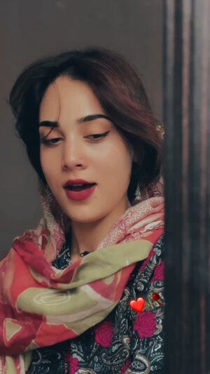Reena Khan Instagram -
