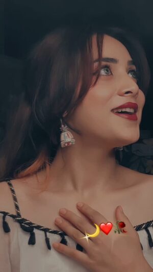 Reena Khan Instagram - Soni Rab ne meri fariyad 🌙❤️.. @official___reenakhan__987