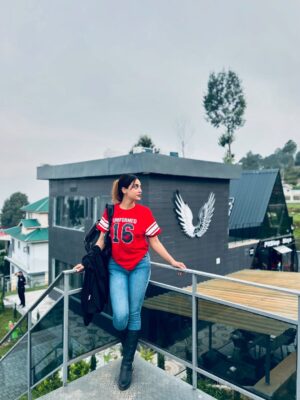 Reena Khan Instagram - When you realise, Takleef batane me bhi "takleef hoti hai…🥀