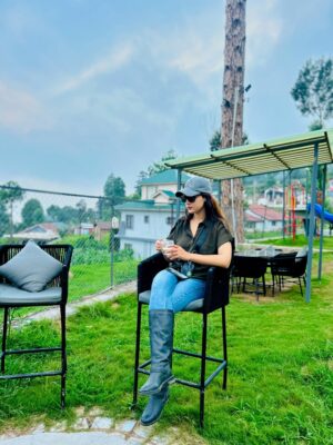 Reena Khan Instagram - When you choose peace over chaos, you unlock true happiness." ☺️🕊️