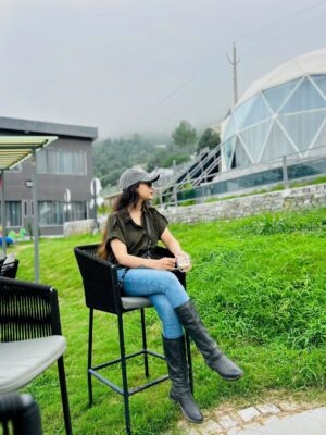 Reena Khan Instagram - When you choose peace over chaos, you unlock true happiness." ☺️🕊️