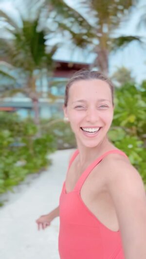 Regina Todorenko Instagram - Наконец-то отдых с семьей🥰😍🥲❤️❤️❤️
в шикарном @so.maldives