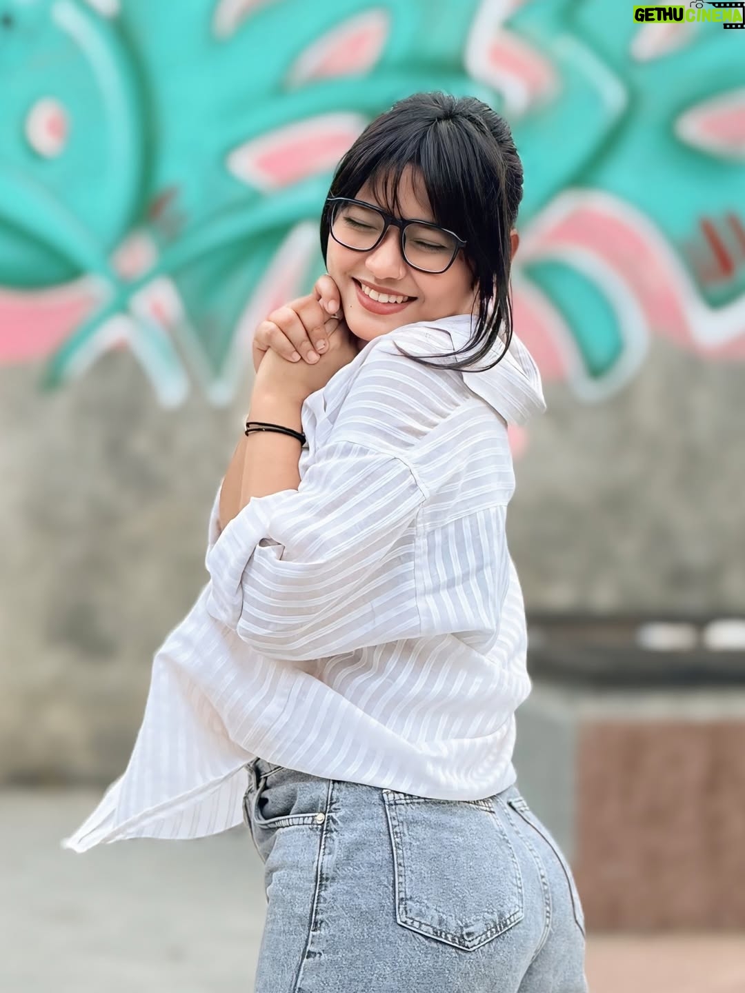 Rekha Khatri - 205.3K Likes - 🤍🐻‍❄️