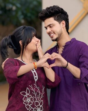 Rekha Khatri Instagram - ham dono sath me apko kese lgte haiā¤ļøš„ŗ