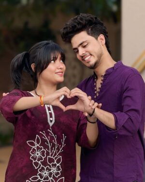Rekha Khatri Instagram - ham dono sath me apko kese lgte haiā¤ļøš„ŗ