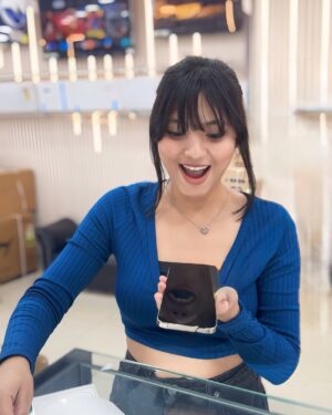 Rekha Khatri Instagram - finally le liyašā¤ļø (16 Pro Max 1TB ) self gift š š„ŗ