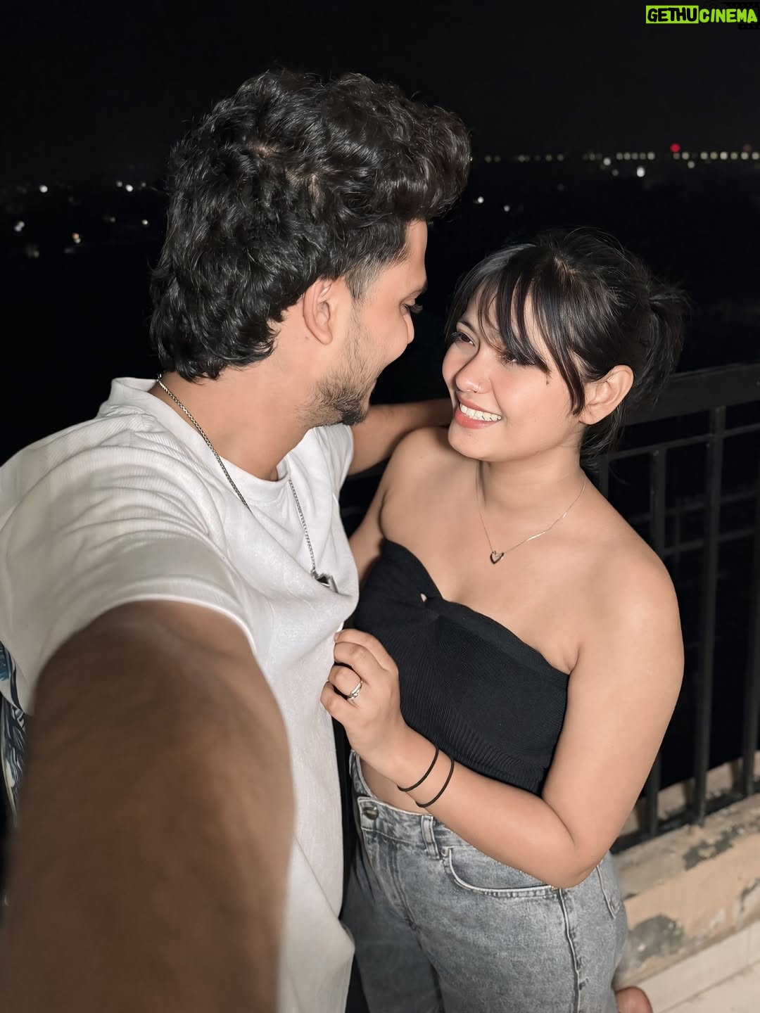 Rekha Khatri - 83.1K Likes - sath me ham dono apko kese lgte hai🥺❤️
