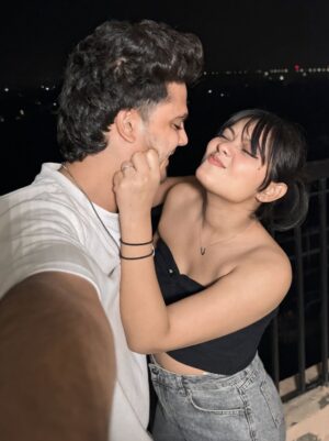 Rekha Khatri Instagram - sath me ham dono apko kese lgte haiš„ŗā¤ļø