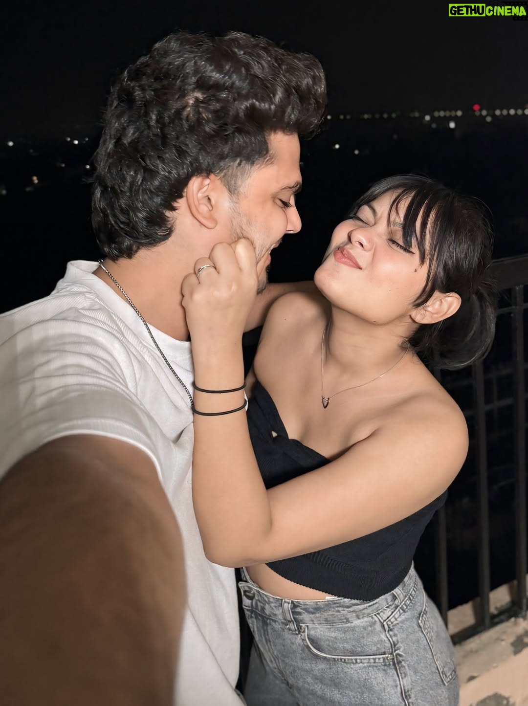 Rekha Khatri - 83.1K Likes - sath me ham dono apko kese lgte hai🥺❤️