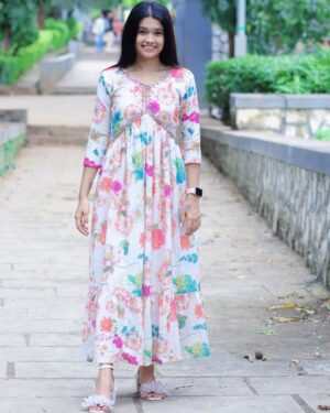 Reshma Thakur Instagram - Finding beauty in my own reflection, every single day 🪞🤍